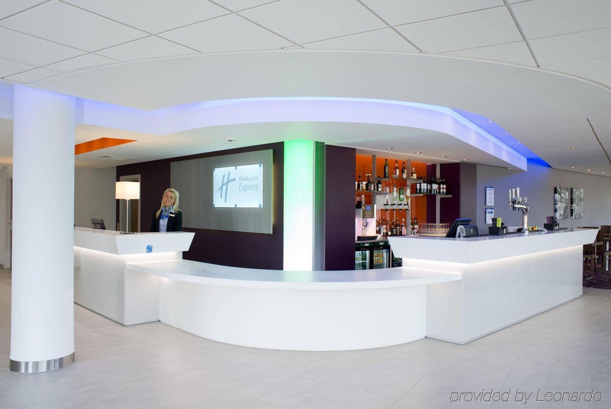 Holiday Inn Express Dunstable, An Ihg Hotel Eksteriør billede